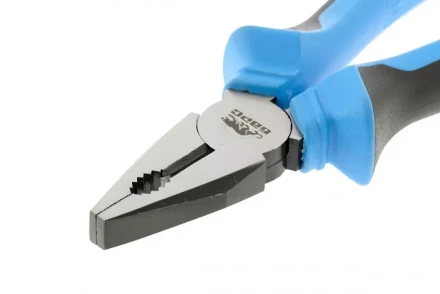 Плоскогубцы комбинированные 200 мм хром-ванадий двухкомпонентные рукоятки БАРС 16998 купить в Надыме