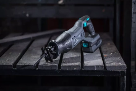 Ножовка TESLA TR18DC без акк. и з.у купить в Надыме