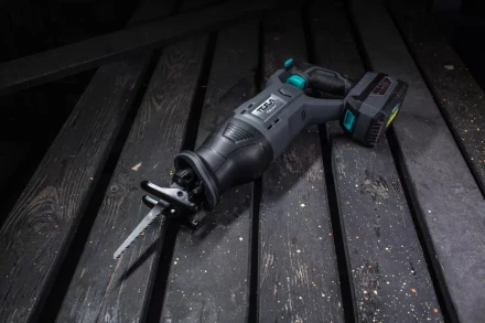 Ножовка TESLA TR18DC без акк. и з.у купить в Надыме