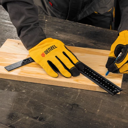 Угольник, 200 х 300 мм, алюминиевый, лазерная гравировка Denzel 32392 купить в Надыме