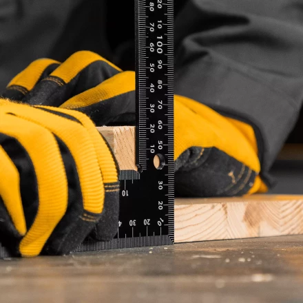 Угольник, 200 х 300 мм, алюминиевый, лазерная гравировка Denzel 32392 купить в Надыме