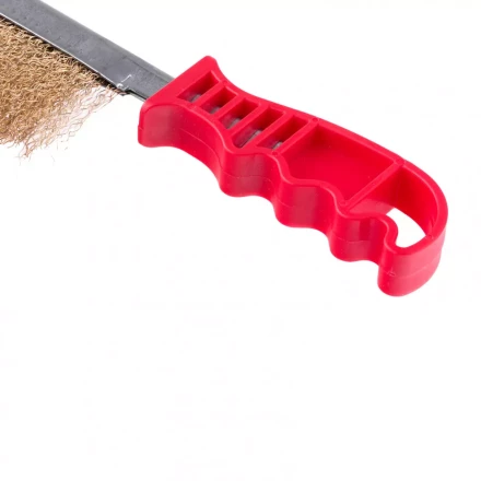 Щетка металлическая латунированная пластиковая ручка Matrix 74827 купить в Надыме