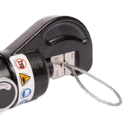 Пресс гидравлический ручной КВТ ПГР-70ТР для опрессовки наконечников до 70 мм и тросов  до 4 мм (91808) купить в Надыме