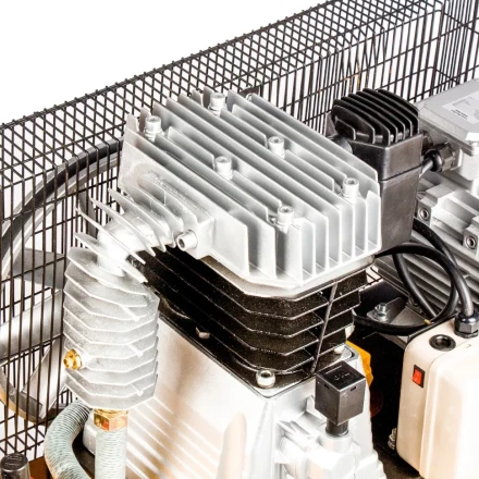 Компрессор масляный Denzel DR5500/300 ременный 58069 купить в Надыме