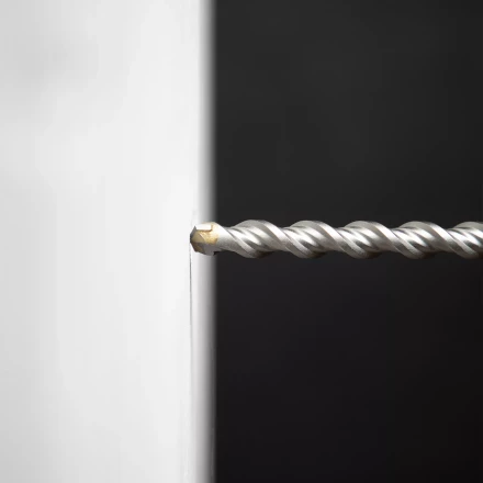 Бур по бетону Denzel, 14 x 210 мм  двойная спираль, три пылеотводящие кромки, 705030 купить в Надыме