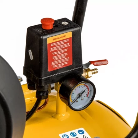 Компрессор масляный Denzel DR5500/200 ременный 58084 купить в Надыме