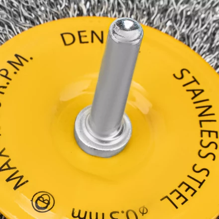 Щетка для дрели Denzel 100 мм, плоская, со шпилькой, нержавеющая витая проволока, 744793 купить в Надыме