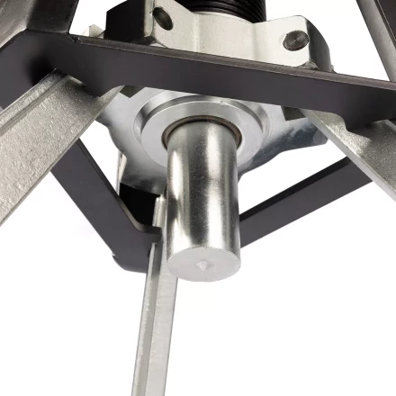 Съемник гидравлический самоцентрирующийся автономный КВТ СГСА-15К со встроенным насосом усилием 15 т (91806) купить в Надыме