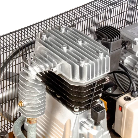 Компрессор масляный Denzel DR4000/200 ременный 58093 купить в Надыме