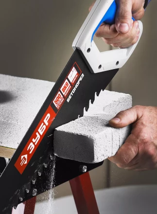 Ножовка по пенобетону (пила) ЗУБР БЕТОНОРЕЗ 700 мм, шаг 20 мм, 32 твердосплавных резца, твердосплавные напайки на каждом зубе, тефлоновое покрытие 15157-70 купить в Надыме