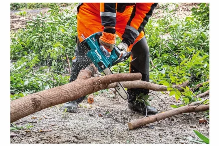 Аккумуляторная цепная пила 40v,  шина 35см Makita UC004GZ (без АКБ и ЗУ) купить в Надыме