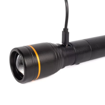 Фонарик светодиодный с регулируемым фокусом КВТ FL-8033 (88898) купить в Надыме