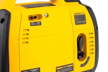 Генератор инверторный GT-2200iS, 2.2 кВт, 230 В, бак 4 л, закрытый корпус, ручной старт Denzel 94702 купить в Надыме