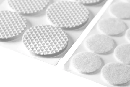 Набор STAYER "COMFORT": Накладки самоклеящиеся на мебельные ножки, 98 шт, белые 40917-H98 купить в Надыме