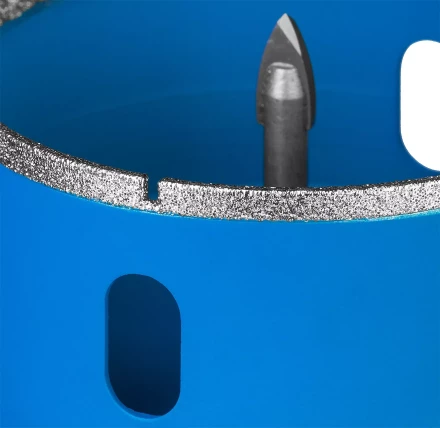 Коронка ЗУБР алмазная в сборе по кафелю, керамике с центрирующим сверлом и имбусовым ключом, зерно 60, 68мм 29850-68 купить в Надыме