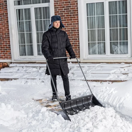 Движок для уборки снега пластиковый Сибртех, 695 х 540 х 1460 мм, стальная рукоятка, Россия 615935 купить в Надыме