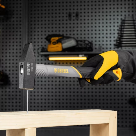 Молоток слесарный, 1000 г Denzel, кованый, фибергласовая рукоятка c TPR покрытием 10490 купить в Надыме