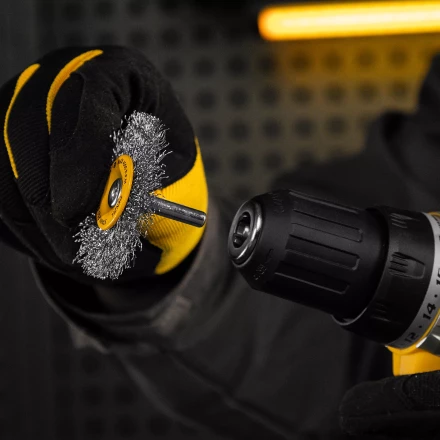 Щетка для дрели, 50 мм, Плоская, со шпилькой, нержавеющая витая проволока Denzel 744623 купить в Надыме