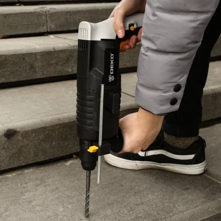 Перфоратор DKH650W DEKO, 063-4110, в кейсе купить в Надыме