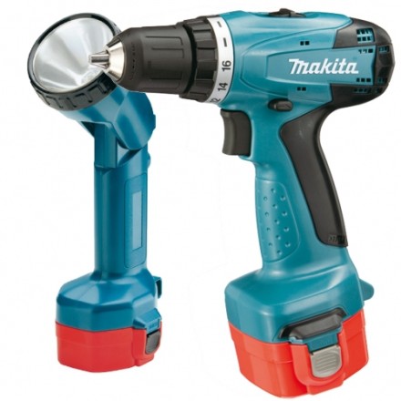 Аккумуляторная дрель-шуруповерт Makita 6271DWPLE +фонарь купить в Надыме