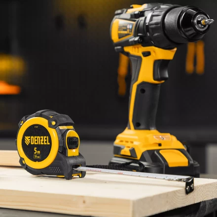 Рулетка Denzel 5м х 19мм, автоматич. фиксац., нейлон. покрытие, магнит. зацеп, двухстор. разметка, 31521 купить в Надыме