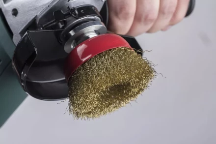 Кордщетка HAMMER чаша 75мм для УШМ гофрированная латунированная сталь (207-102) купить в Надыме