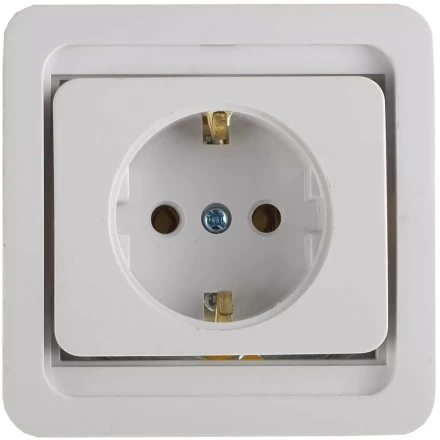 Розетка СВЕТОЗАР "ГАММА" одинарная, с заземлением, цвет белый, 16А/~250В SV-54105-W купить в Надыме