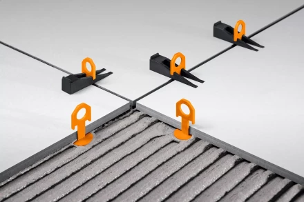 ЗУБР СВП, комплект: 1,7 мм, клин+зажим 50 + 50 шт, система выравнивания плитки (3384-H50) купить в Надыме