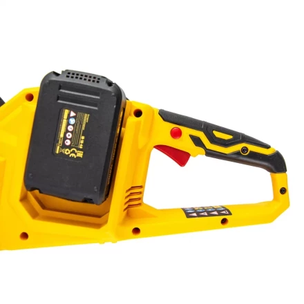 Цепная пила аккумуляторная бесщеточная RCS400-36, Li-ion, 36 В, 4 Ач, шина 400 мм Denzel 58610 купить в Надыме