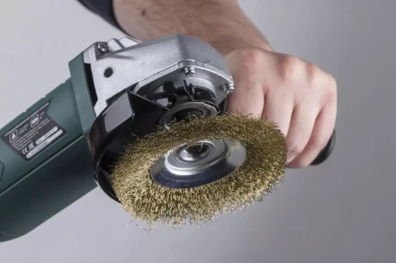 Кордщетка HAMMER тарелка 125мм для УШМ гофрированная латунированная сталь (207-108) купить в Надыме