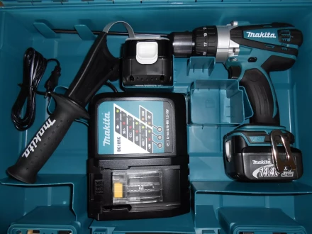 Аккумуляторная дрель-шуруповерт Makita BHP448RFE купить в Надыме