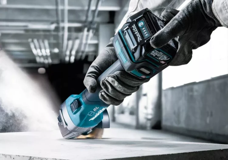 Угловая шлифовальная машина XGT Makita GA004GM201 купить в Надыме