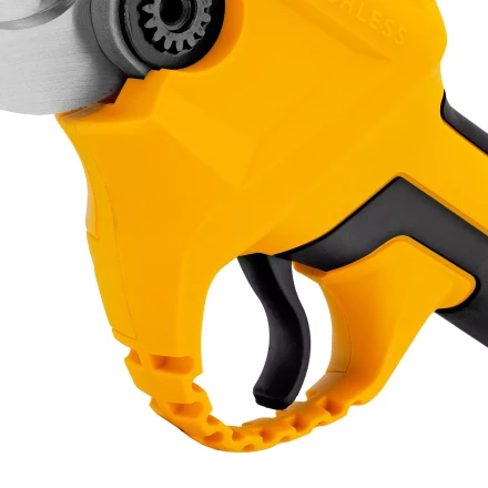 Секатор аккумуляторный Denzel CP-30-0, 18В Li-Ion 59436 купить в Надыме