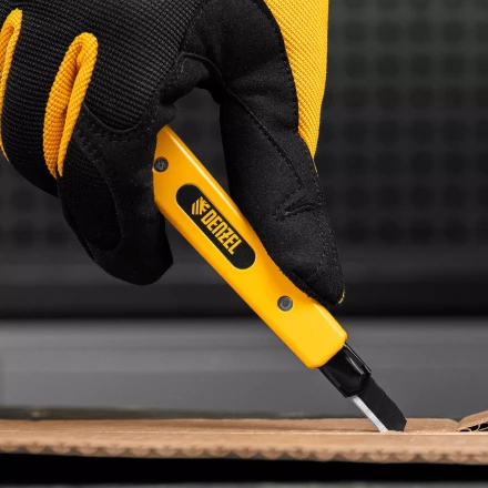 Нож Denzel, 9 мм, сменное лезвие, SK4, алюминиевый корпус, торцевой зажим, 78901 купить в Надыме