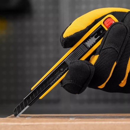 Нож Denzel, 9 мм, сменное лезвие, SK4, алюминиевый корпус, торцевой зажим, 78901 купить в Надыме