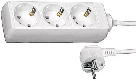 Удлинитель СВЕТОЗАР электрический с заземлением, евро, 3 гнезда, 5м SV-55033-5 купить в Надыме