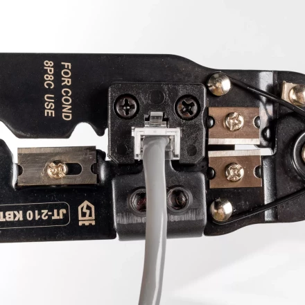 Кримпер многофункциональный КВТ JT-210 со встроенным модулем для обжима RJ-45 (84824) купить в Надыме