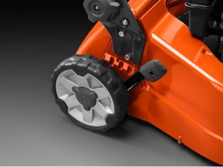 Газонокосилка бензиновая Husqvarna LC 551SP. Профи самоходная KawasakiFJ180 купить в Надыме