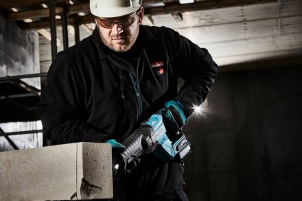 Аккумуляторная сабельная пила Makita XGT JR001GM201 купить в Надыме