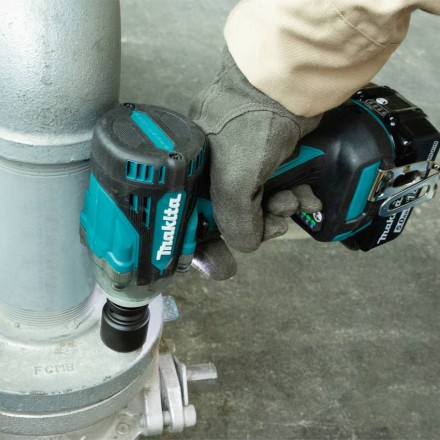 Аккумуляторный ударный гайковерт Makita DTW300RTJ (2 АКБ 5 Ач, ЗУ) купить в Надыме