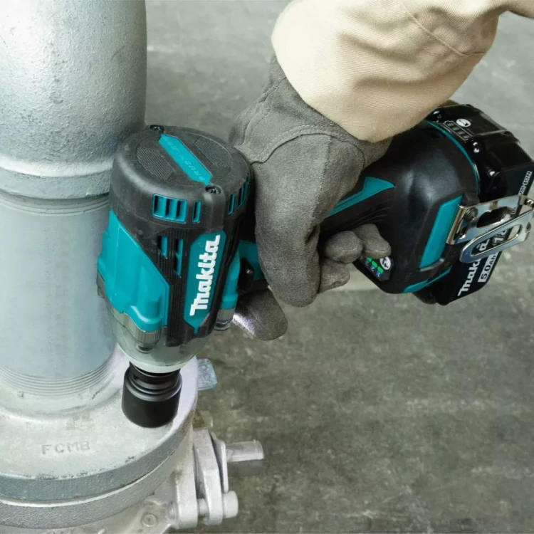Аккумуляторный ударный гайковерт Makita DTW300RTJ (2 АКБ 5 Ач, ЗУ) купить в Надыме