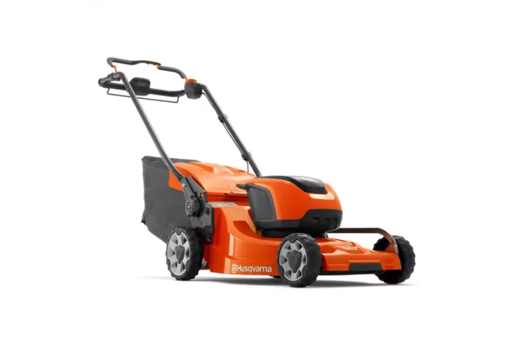 Аккумуляторная газонокосилка, самоходная Husqvarna LC347iV купить в Надыме