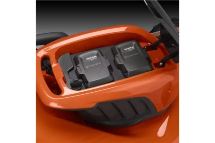 Аккумуляторная газонокосилка, самоходная Husqvarna LC347iV купить в Надыме