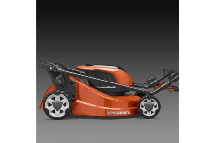 Аккумуляторная газонокосилка, самоходная Husqvarna LC347iV купить в Надыме