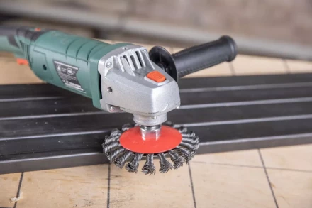 Кордщетка HAMMER тарелка 115мм для УШМ витая сталь (207-112) купить в Надыме