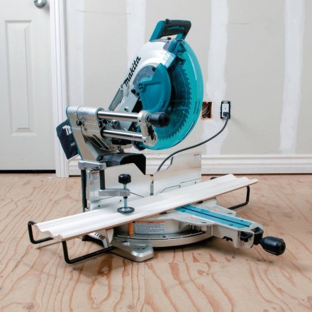 Пила торцовочная Makita LS1219L купить в Надыме