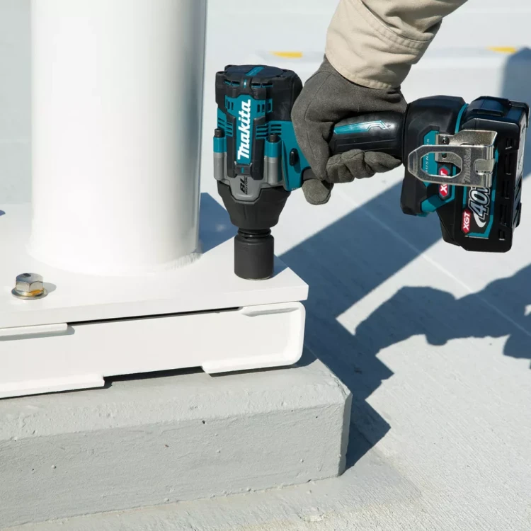 Аккумуляторный ударный гайковерт  XGT Makita TW007GD201 купить в Надыме