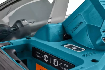 Аккумуляторная торцовочная пила Makita LS004GZ01 (без АКБ и ЗУ) купить в Надыме