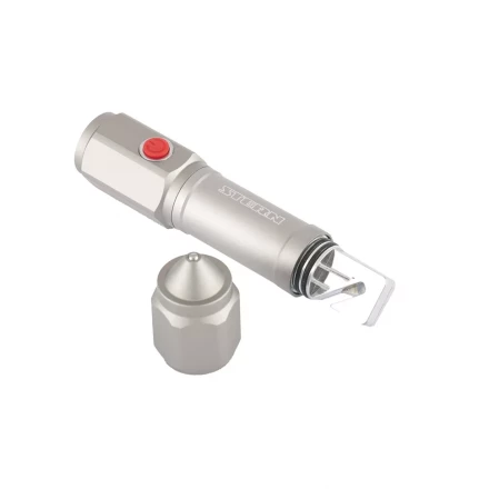 Фонарь автомобильный спасатель 1W Led встроеное лезвие молоток 3 режима 100-50-строб 3хААА Stern 90524 купить в Надыме