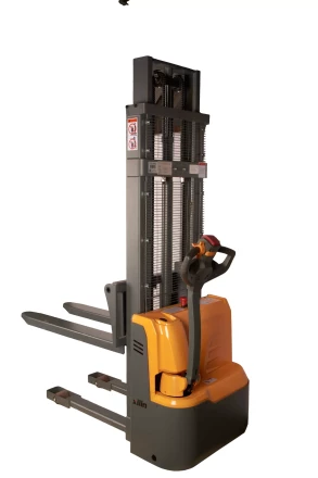 Штабелер самоходный 1,5 т 3,0 м XILIN CDD15R-EN 24/105 В/Ач с раздвижными вилами 1022682 купить в Надыме